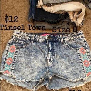 Tinsel Town jean shorts. size 8